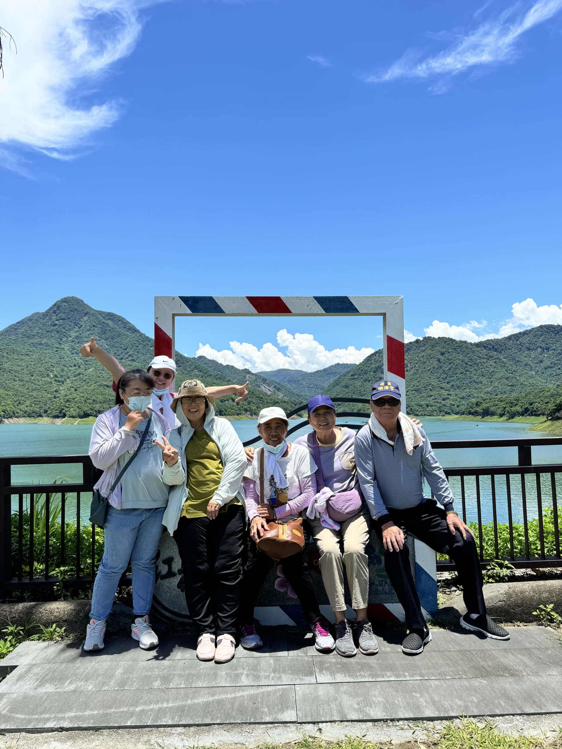 湖光山色,慢慢走也很好
