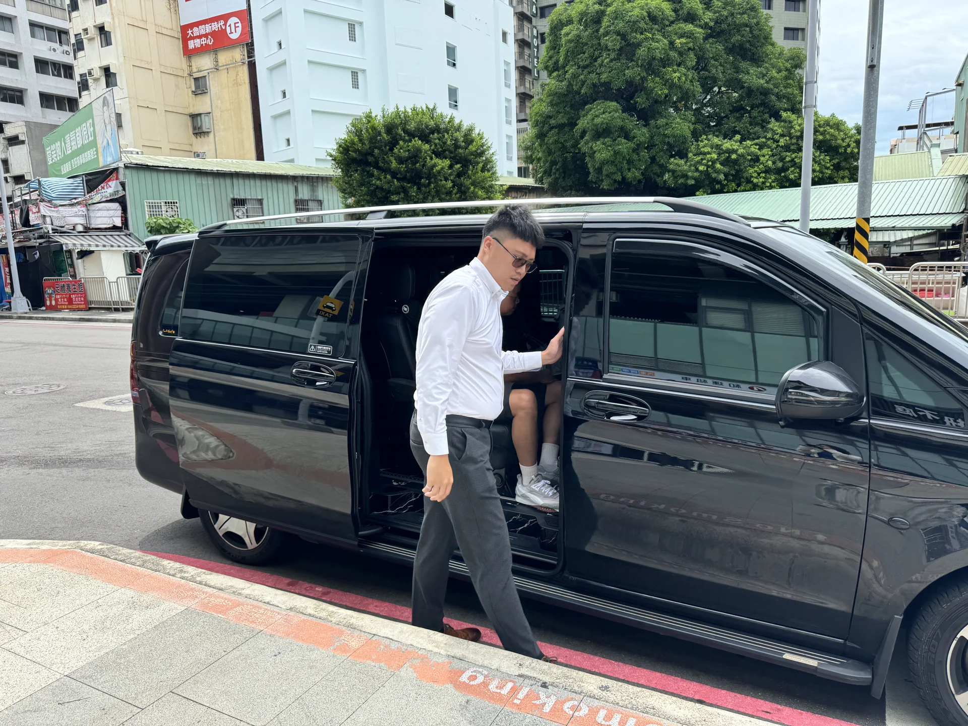 每一次上下車,都有人照應