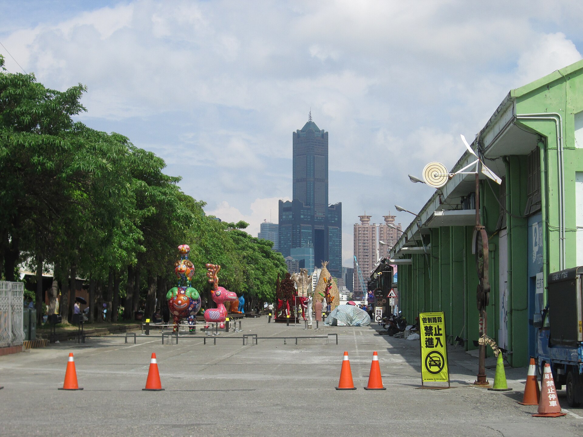高雄港都・排灣部落・墾丁海岸三日景點參考照片 1